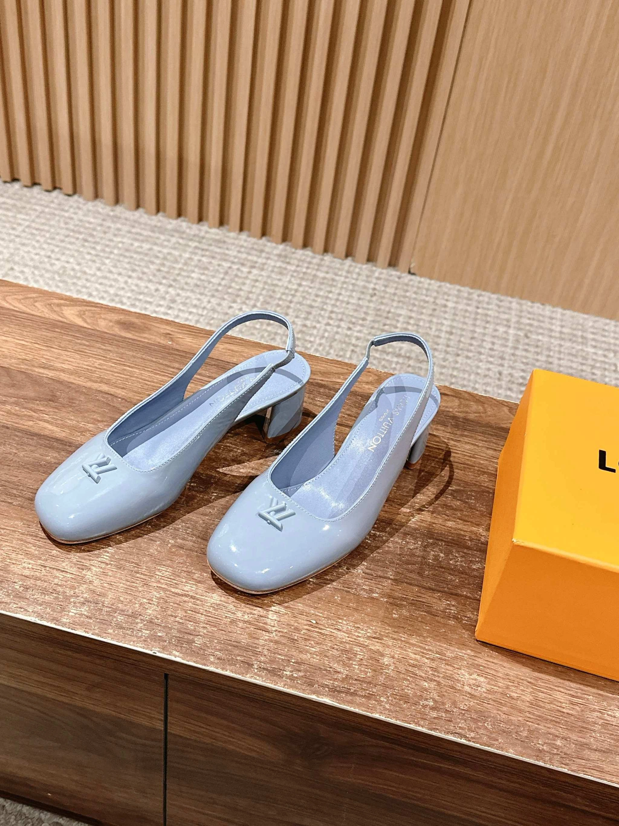 COCO-- 8V 1AGU49 Calfskin sheepskin Heel height：5.5CM item:E-X000D4125